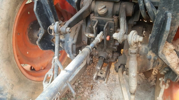 ขายรถไถ KUBOTA L4508 สภาพพร้อมใช้ เอกสารเล่มทะเบียนครบ อุปกรณ์มีผานดันหน้า และผาน 5