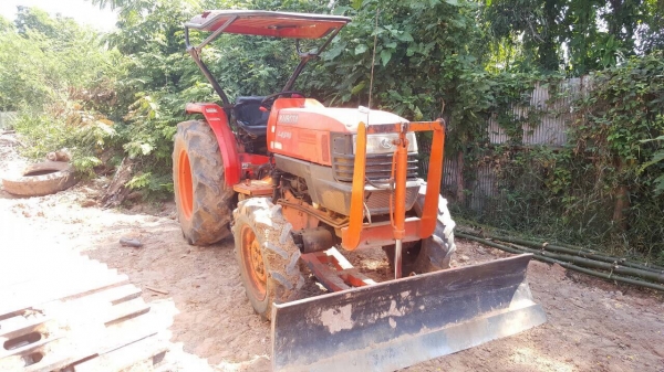 ขายรถไถ KUBOTA L4508 สภาพพร้อมใช้ เอกสารเล่มทะเบียนครบ อุปกรณ์มีผานดันหน้า และผาน 5