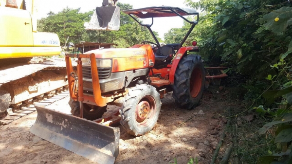 ขายรถไถ KUBOTA L4508 สภาพพร้อมใช้ เอกสารเล่มทะเบียนครบ อุปกรณ์มีผานดันหน้า และผาน 5
