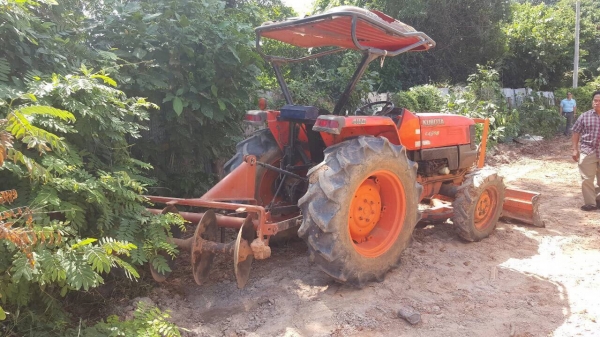 ขายรถไถ KUBOTA L4508 สภาพพร้อมใช้ เอกสารเล่มทะเบียนครบ อุปกรณ์มีผานดันหน้า และผาน 5