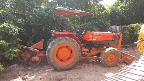 ขายรถไถ KUBOTA L4508 สภาพพร้อมใช้ เอกสารเล่มทะเบียนครบ อุปกรณ์มีผานดันหน้า และผาน 5
