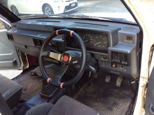 ขายรถกระบะ L200 ไซโคลนตอนเดียว ปี96 เครื่อง 4D56T เกียร์ธรรมดา เพาเวอร์ ภายในเบาะแยกสะอาดพวงมาลัยซิ่ง ตัวถังเดิมๆพื้นกระบะไม่ผุ คัสซีดีไม่ผุไม่แดง ห้องเครื่องเดิมๆเครื่องแน่นมาก ช่วงล่างแน่น แม็ก15" รถขับดีมากๆพร้อมใช้งานได้เลยครับ ภาษี59 ขายด่วนครับ