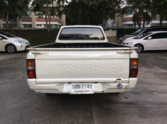 ขายรถกระบะ L200 ไซโคลนตอนเดียว ปี96 เครื่อง 4D56T เกียร์ธรรมดา เพาเวอร์ ภายในเบาะแยกสะอาดพวงมาลัยซิ่ง ตัวถังเดิมๆพื้นกระบะไม่ผุ คัสซีดีไม่ผุไม่แดง ห้องเครื่องเดิมๆเครื่องแน่นมาก ช่วงล่างแน่น แม็ก15" รถขับดีมากๆพร้อมใช้งานได้เลยครับ ภาษี59 ขายด่วนครับ