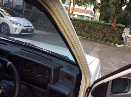 ขายรถกระบะ L200 ไซโคลนตอนเดียว ปี96 เครื่อง 4D56T เกียร์ธรรมดา เพาเวอร์ ภายในเบาะแยกสะอาดพวงมาลัยซิ่ง ตัวถังเดิมๆพื้นกระบะไม่ผุ คัสซีดีไม่ผุไม่แดง ห้องเครื่องเดิมๆเครื่องแน่นมาก ช่วงล่างแน่น แม็ก15" รถขับดีมากๆพร้อมใช้งานได้เลยครับ ภาษี59 ขายด่วนครับ