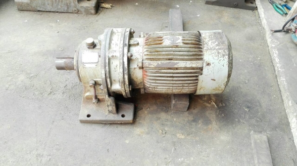 ****** Sold Out!! ****** มอเตอร์เกียร์ Sumitomo Cyclo Drive 10 HP. 380V. ทด 1:21 ความเร็วรอบ 70 RPM. วิ่งเงียบ พร้อมใช้งาน!!