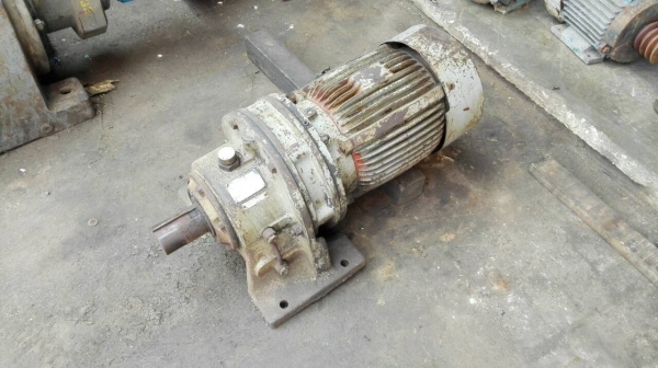****** Sold Out!! ****** มอเตอร์เกียร์ Sumitomo Cyclo Drive 10 HP. 380V. ทด 1:21 ความเร็วรอบ 70 RPM. วิ่งเงียบ พร้อมใช้งาน!!