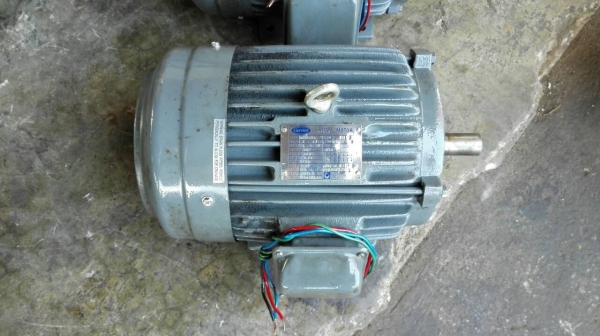 Sell>> มอเตอร์ Carrier 5 HP. 380V. 1440 RPM. สภาพใหม่ มี 2 ลูกใช้งานมาน้อย วิ่งเงียบ!!