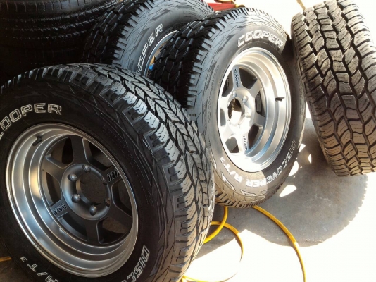 ขายล้อใหม่  TE 37V  8 x 17  พร้อมยาง  AT