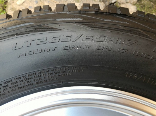 ขายล้อใหม่  TE 37V  8 x 17  พร้อมยาง  AT