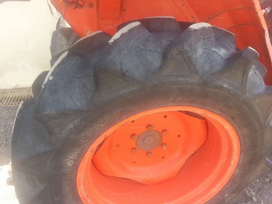 คูโบต้า L3408 Di 4 WD พร้อมใบมีดดันหน้าตราช้าง