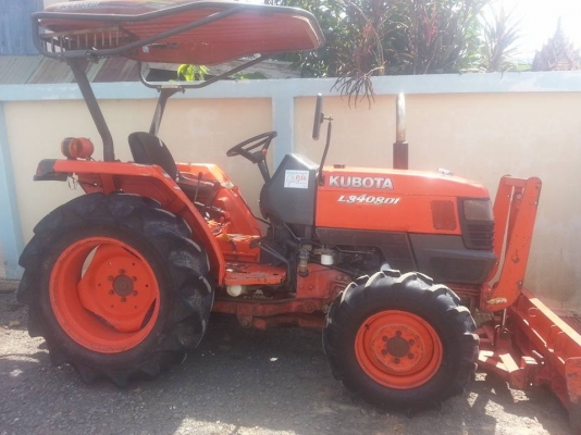 คูโบต้า L3408 Di 4 WD พร้อมใบมีดดันหน้าตราช้าง