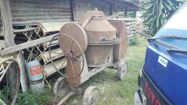 ******** Sold Out!! ******** โม่ผสมปูนก่อ รุ่นใหญ่พิเศษ เหล็กเหนียว แข็งแรง ทนทาน งานสร้างเอง เก่าเก็บใช้งานน้อย ไม่มีปะผุ หมุนนุ่ม พร้อมใช้งาน!!