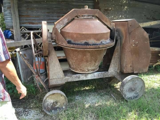 ******** Sold Out!! ******** โม่ผสมปูนก่อ รุ่นใหญ่พิเศษ เหล็กเหนียว แข็งแรง ทนทาน งานสร้างเอง เก่าเก็บใช้งานน้อย ไม่มีปะผุ หมุนนุ่ม พร้อมใช้งาน!!