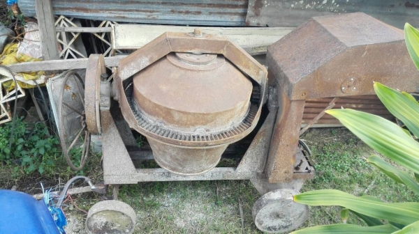 ******** Sold Out!! ******** โม่ผสมปูนก่อ รุ่นใหญ่พิเศษ เหล็กเหนียว แข็งแรง ทนทาน งานสร้างเอง เก่าเก็บใช้งานน้อย ไม่มีปะผุ หมุนนุ่ม พร้อมใช้งาน!!