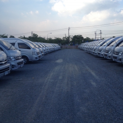 ขายรถตู้ TOYOTA COMUTER 2.5 ดีเซลปี 2012 VIP ไมล์แสนต้นๆทุกคัน ขายเหมารวม 40 คันๆละ 750000