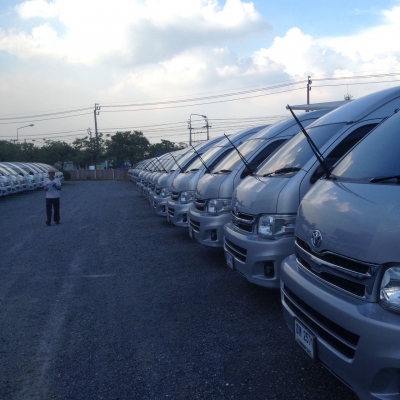 ขายรถตู้ TOYOTA COMUTER 2.5 ดีเซลปี 2012 VIP ไมล์แสนต้นๆทุกคัน ขายเหมารวม 40 คันๆละ 750000 ขายรถตู้ TOYOTA COMUTER 2.5 ดีเซลปี 2012 VIP ไมล์แสนต้นๆทุกคัน ขายเหมารวม 40 คันๆละ 750000