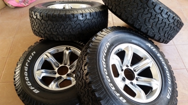 ล้อลายเล็บเหยี่ยว พร้อมยาง BF ล้อลายเล็บเหยี่ยว พร้อมยาง BF