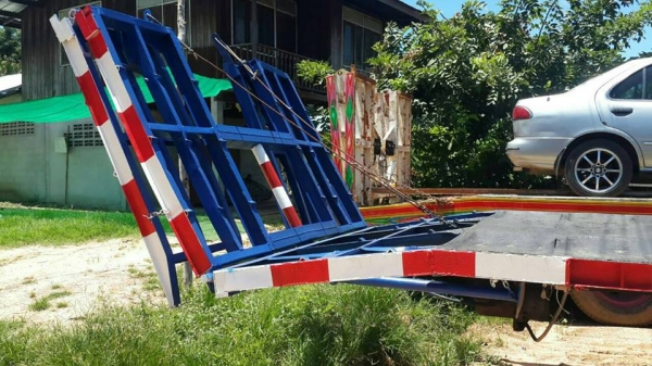 ขาย6ล้อเทรลเลอร์รถเกี่ยวข้าว อีซูซุjcm 165เพาเวอร์ เบรคทิ๊ฟฟี่ แชชซีสวยเครื่องดี เอกสารเล่มทะเบียนพร้อมโอน