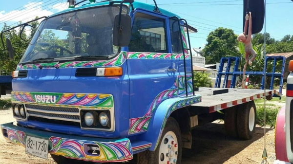 ขาย6ล้อเทรลเลอร์รถเกี่ยวข้าว อีซูซุjcm 165เพาเวอร์ เบรคทิ๊ฟฟี่ แชชซีสวยเครื่องดี เอกสารเล่มทะเบียนพร้อมโอน