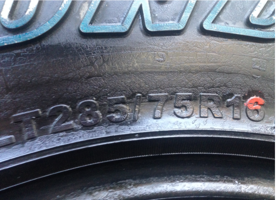 ยาง Mud Deestone 285 75 16 ปลายปี11 พร้อมใช้งาน