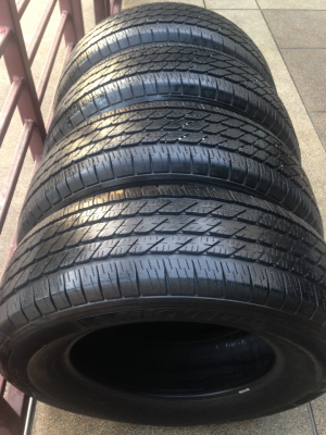 ยาง Michelin 265 65 17 สิ้นปี12 ดอกเต็ม เนื้อนิ่มๆ ใช้กันยาว