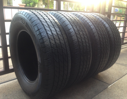 ยาง Michelin 265 65 17 สิ้นปี12 ดอกเต็ม เนื้อนิ่มๆ ใช้กันยาว