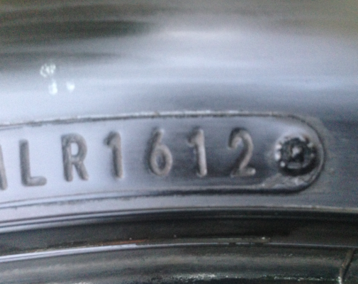 ยาง Falken 255 45 20 ปี12 ดอกเต็ม พร้อมใช้งาน ราคาไม่แพง