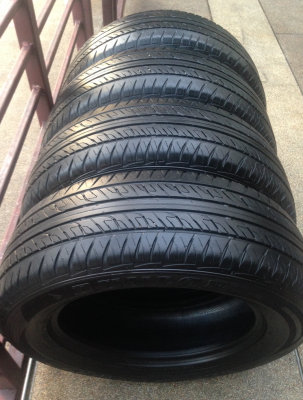 ยาง Dunlop 225 65 17 สิ้นปี13 ดอกสวย พร้อมใช้งาน ราคาไม่แพง