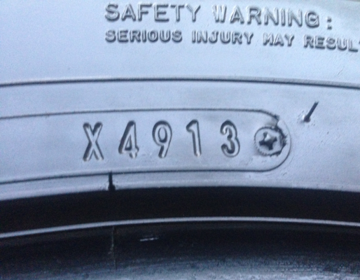 ยาง Dunlop 225 65 17 สิ้นปี13 ดอกสวย พร้อมใช้งาน ราคาไม่แพง