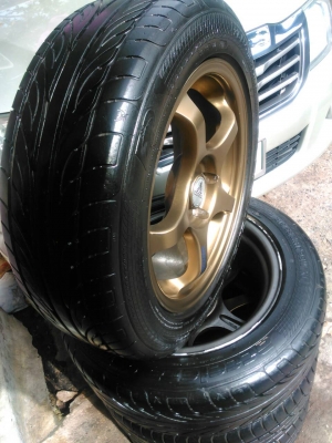 ล้อแม็กซ์4วงพร้อมยาง5000เท่านั้น