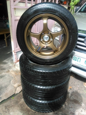 ล้อแม็กซ์4วงพร้อมยาง5000เท่านั้น