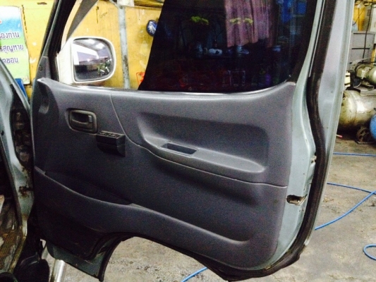 ขายรถตู้ TOYOTA หัวจรวดปี 94 เครื่องเดิมดีเซลแน่นๆ ราคา 98,000 บาท ติดต่อ คุณเอ๋ 092-6356419