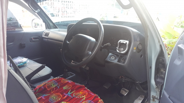 ขายรถตู้ TOYOTA หัวจรวดปี 94 เครื่องเดิมดีเซลแน่นๆ ราคา 98,000 บาท ติดต่อ คุณเอ๋ 092-6356419