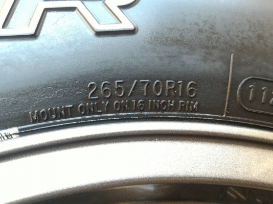 ขายล้อกล้วย 8 x 16 พร้อมยาง Cooper 265 x 70 x 16 AT