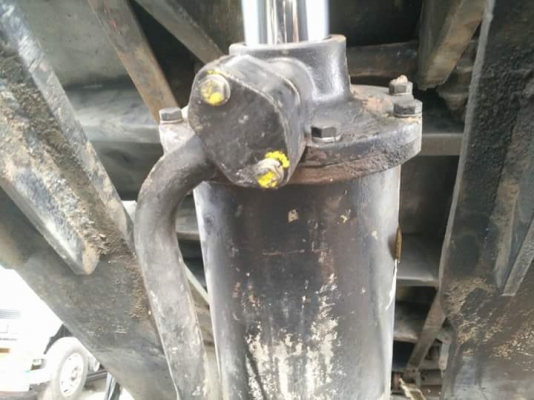 ขายกระบะสามมิตรแท้ พร้อมดั้ม และ ปั้ม (หลุดมัดจำ)