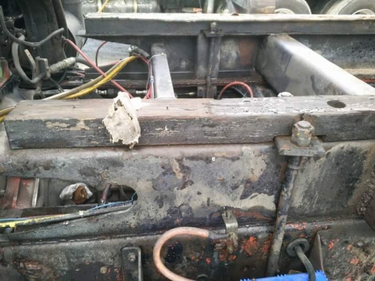 ขายกระบะสามมิตรแท้ พร้อมดั้ม และ ปั้ม (หลุดมัดจำ)