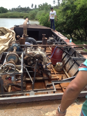 ขายเรือดูดทราย 2  ลำ ๆที่ 1. ยาว 12 ม.เครื่อง V8 EF 550แรง ท่อโต 8 นิ้วดูด 8ออก8 ลำที่ 2.ยาว 7 ม.เครื่อง HO7C ท่อโต 6 นิ้วดูด6ออก6 ขายคู่มีทะเบียนพร้อมทั้ง 2 ลำราคา1,500,000 090-772-3710 090-772-3708