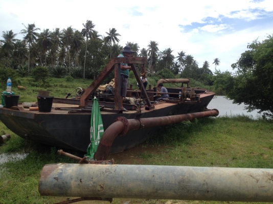 ขายเรือดูดทราย 2  ลำ ๆที่ 1. ยาว 12 ม.เครื่อง V8 EF 550แรง ท่อโต 8 นิ้วดูด 8ออก8 ลำที่ 2.ยาว 7 ม.เครื่อง HO7C ท่อโต 6 นิ้วดูด6ออก6 ขายคู่มีทะเบียนพร้อมทั้ง 2 ลำราคา1,500,000 090-772-3710 090-772-3708