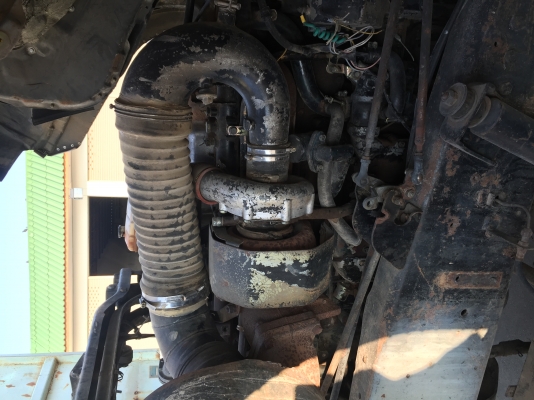 ขายเครื่องPE6Tท่ออ้อมพร้อมเกียร์ มีPTOปั่นโม่ปูนพร้อม เครื่องนอกแท้พึ่งวางอยุ่คารถ