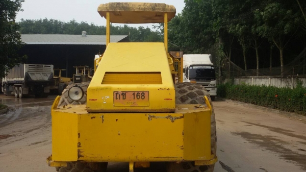 ขายรถบด SAKAI  sv512D เอกสารพร้อมโอนรถสวยพร้อมใช้ราคา 1,400,000 090-772-3710 090-772-3708