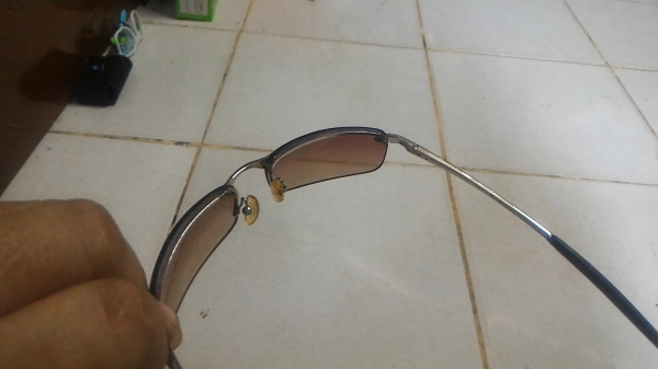 แว่นตากันแดดทรงสวยเท่ๆของอิตาลีได้มาจากญีปุ่น รายละเอียดตามภาพ