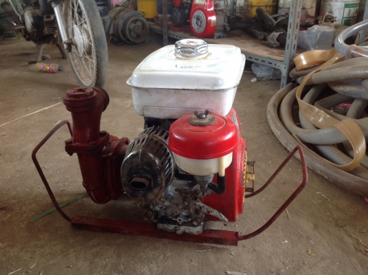 ขายเครื่องHONDA g200. พร้อมก้นหอย2นิ้ว