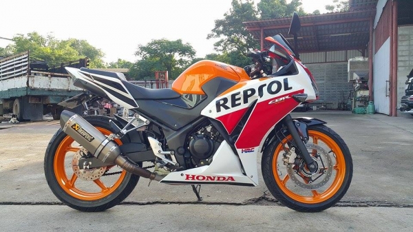 CBR300 Repsol Edition ท่อเสียงหวานนุ่ม วิ่งน้อย ขายถูกๆ ต่อรองได้ครับ CBR300 Repsol Edition ท่อเสียงหวานนุ่ม วิ่งน้อย ขายถูกๆ ต่อรองได้ครับ