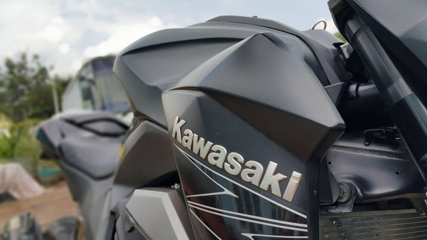 Z800 2014 วิ่ง 9000 กิโล สวยกริ๊บ ไม่ล้มไม่ชนไม่แปะ ขายถูก ต่อรองได้ครับ