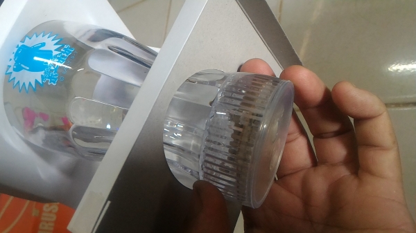 แก้วใส่เครื่องดืมจากญี่ปุ่นของใหม่ ที่มีแสงสีกระพริบและเปลี่ยนสีได้ไปเรื่อยๆ