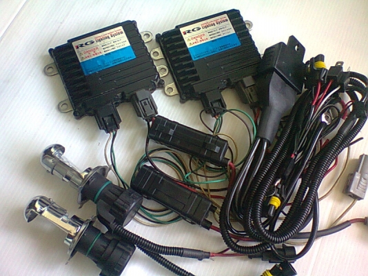 ไฟ XENON แท้ๆ MADE IN JAPAN H4 6000K