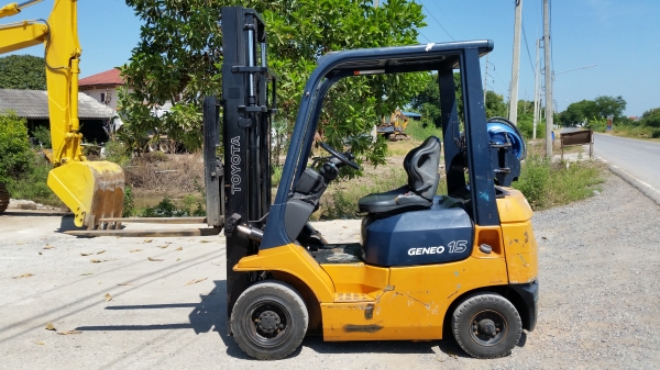 ขายด่วนรถยก TOYOTA 7FGยก1.5ตัน เสาสูง3.เมตรรถนอกนำเข้ายังไม่เคยใช้งานในเมืองไทยเลย=รุ่นใหม่ขายถูกๆๆ