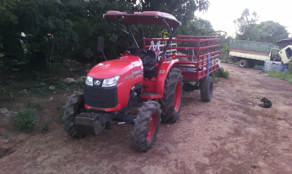 ขาย 228000 (เฉพาะตัวรถไม่มีอุปกรณ์) คูโบต้า36แรง  ป้ายแดงมือเดียว ไม่เคยใช้ดัน ไม่เคยลงนา รถใช้ในไร่1500ชั่วโมง ยางใหม่4เส้น  เครื่องเกียร์ไม่เคยแกะ ภาษีไม่ขาดทะเบียนพร้อมโอน