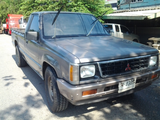 MITSUBISHI L200 เครื่องแน่น สภาพสวย  พวงมาลัยเพาเวอร์  พร้่อมใช้งาน
