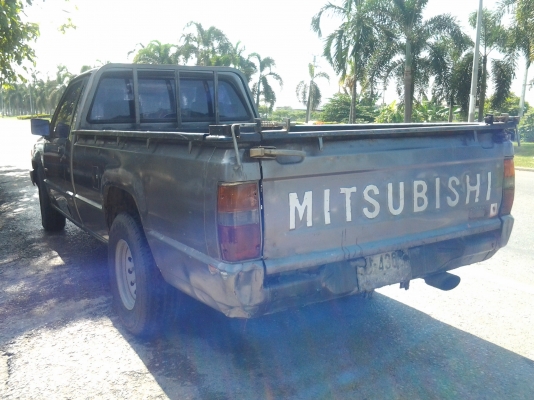 MITSUBISHI L200 เครื่องแน่น สภาพสวย  พวงมาลัยเพาเวอร์  พร้่อมใช้งาน